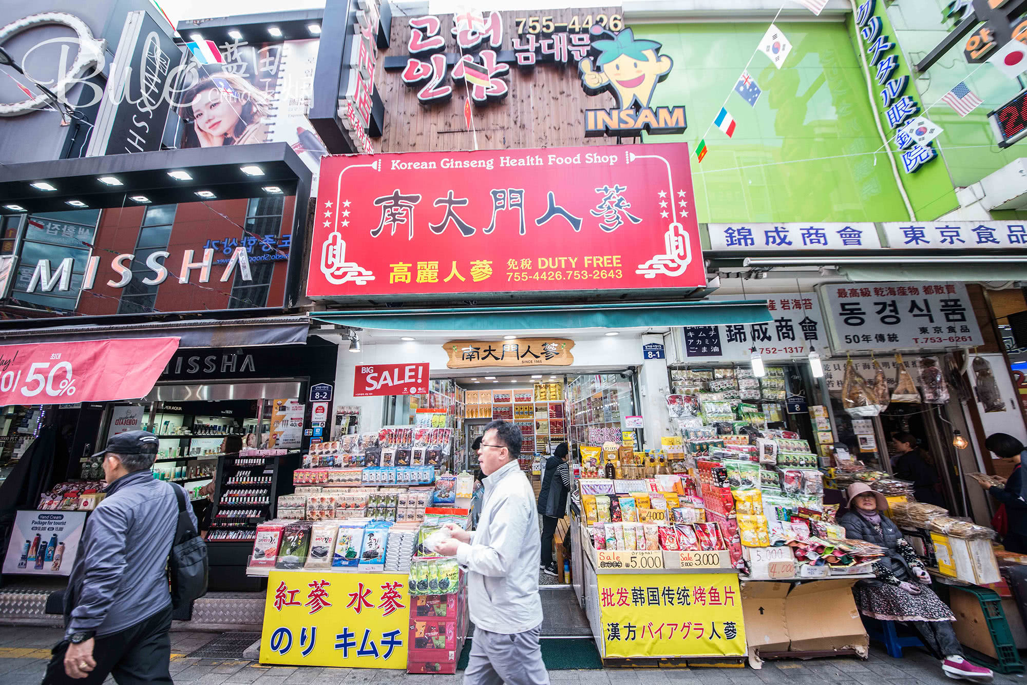比北大门更适合买伴手礼的南大门市场，首尔便宜货的首选之地