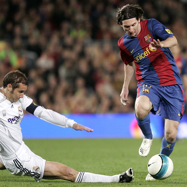 梅西巴塞罗那成名之战,足球艺术大师梅西