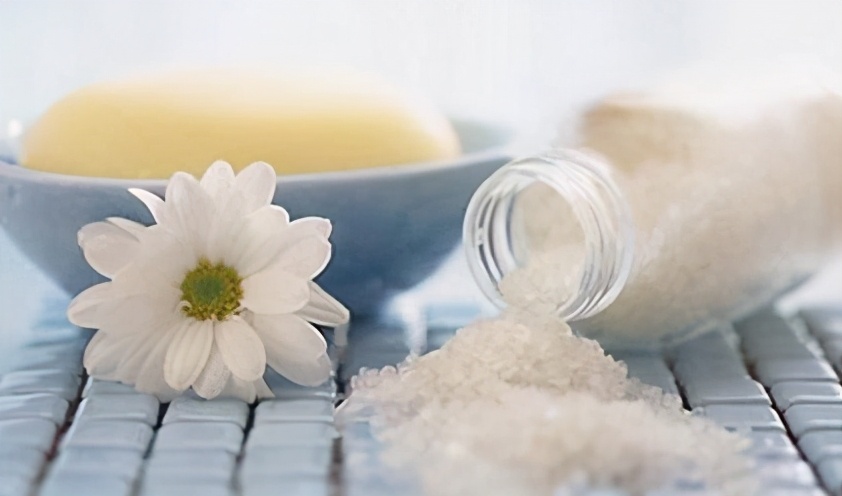 用盐洗脸有什么好处吗能祛痘吗,食盐加醋洗脸的功效