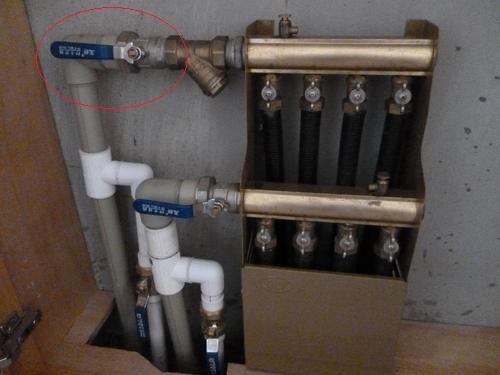 地暖进水热回水凉怎么排气视频,地暖放水排气不关回水阀门可以吗