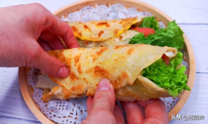 烙饼时，有人抹油，有人烫面，老面点师傅：都不对，教你正确做法