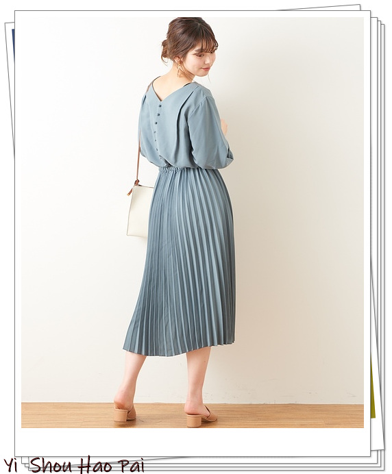 时尚又好看的春季穿搭连衣裙,早春复古气质碎花连衣裙穿搭分享