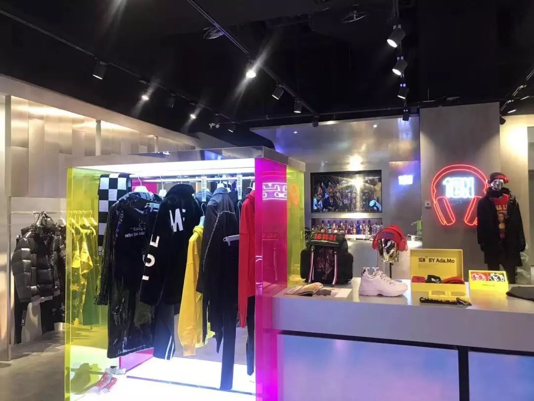 觉得太平鸟、GXG、卡宾不够潮？这个潮流男装可能正对你胃口！