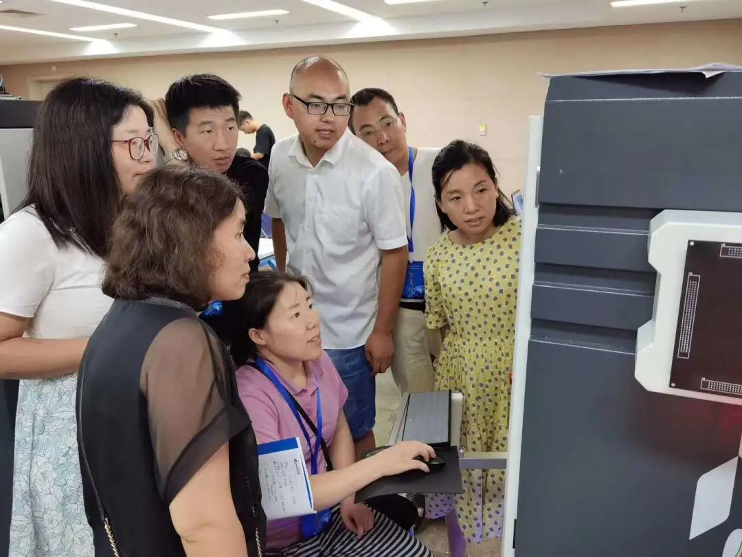 集成电路设计技术培训学校,国科大集成电路研修班学员