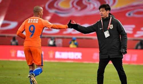 头顶巴西9号光环来中超曾遭弃用委身预备队，4年后离开却创一纪录