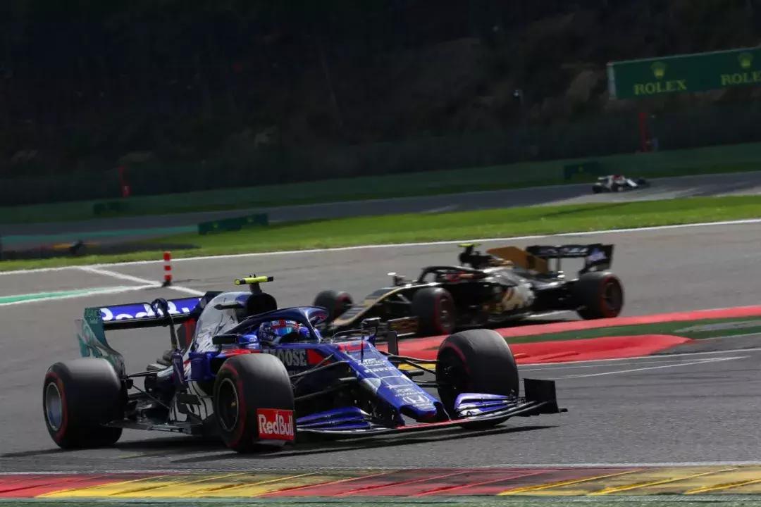 黑白旗警告,f1黑白旗警告几次罚下