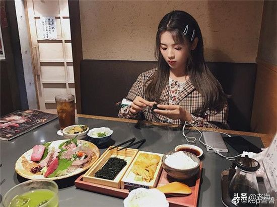 杨超越yamy和老板,杨超越与男老板同游日本引争议