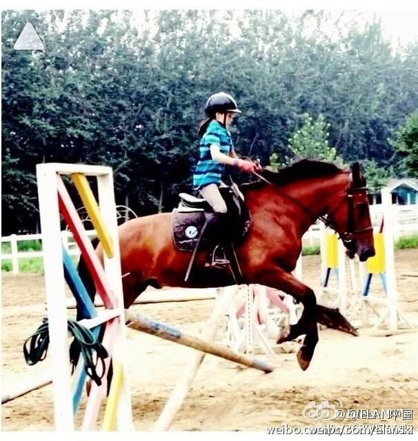 爽文般人生！天才学霸+世界冠军+绝美模特，17岁中美混血女孩火了