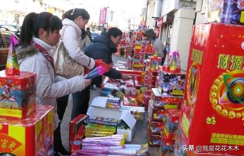 新手摆地摊什么最好卖最赚钱,摆地摊卖什么最赚钱最简单