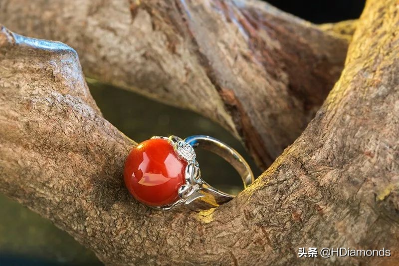 蓝宝石戒指有哪些款式好看简单,翡翠镶嵌戒指款式最新图片