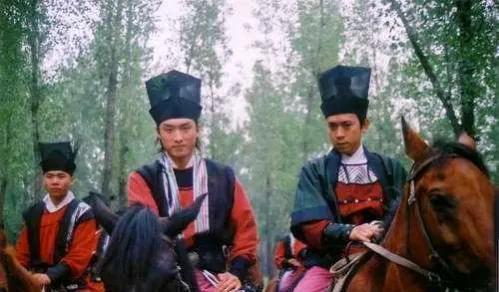 本是小家碧玉,受淫道鼓惑扯旗起事,祸倚福至,身首异处谁能断料