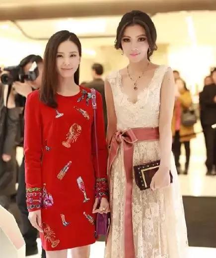 田朴珺夸王石穿dior西装帅,王石田朴珺米兰行