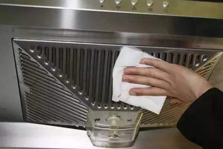 家里油烟机无论多脏多油,油烟机不管多脏教你一招