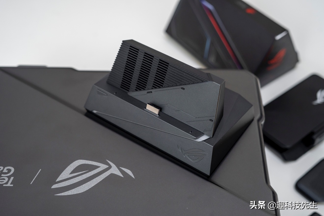 rog电竞装甲,rog3电竞装甲套装