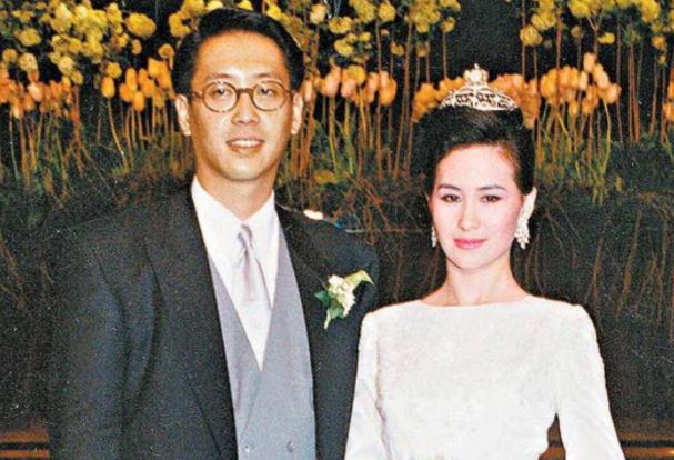 王健林的父子现状,王健林父子差距