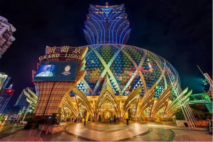 AI掘金千亿*场赌**：游刃于人性与暴利间的冒险