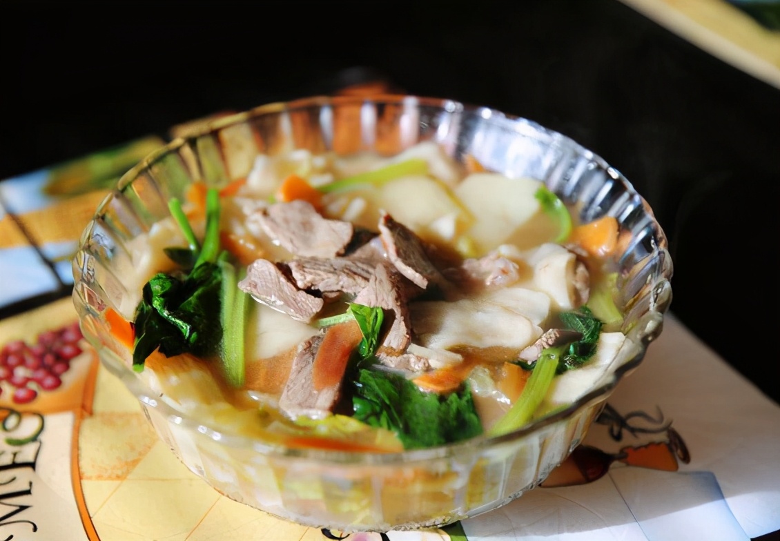 长寿的新疆人喜欢吃什么,中国新疆最长寿老人有何生活特点