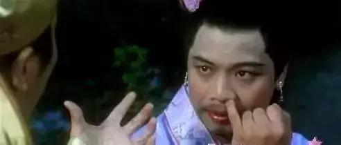 网上化妆品和专柜有什么区别,网上买的化妆品跟实体店的一样吗