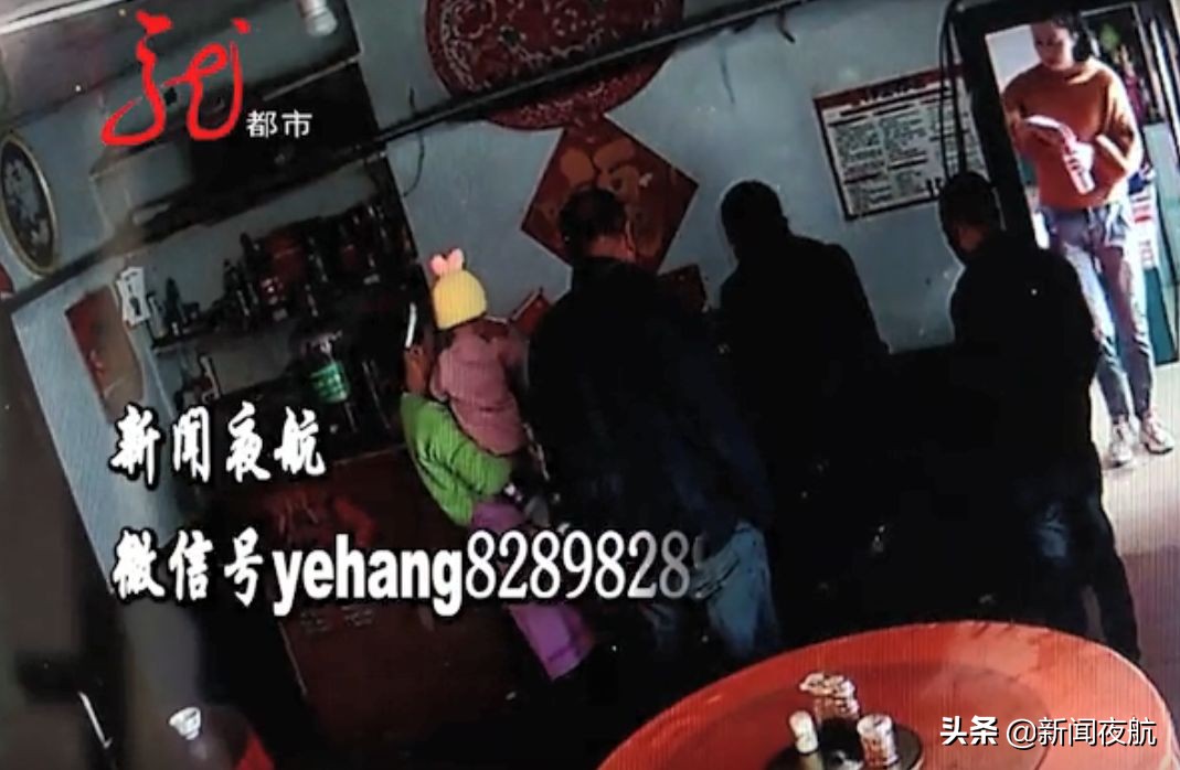 绥化男子下车问路丢了一沓钱，调监控却发现，这段录像不见了！是监控故障，还是视频被人为掐掉？