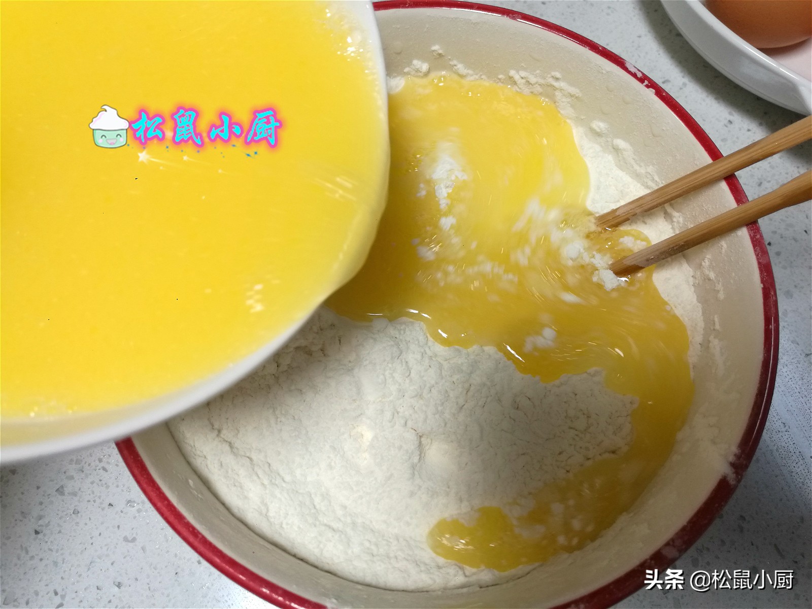 自己在家怎样用面粉炸油条好吃,普通面粉炸油条怎么炸又软又好吃