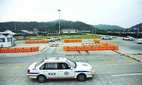 考科目二五次都会抽到烂车吗,考科目二五次不过学费要重新交吗