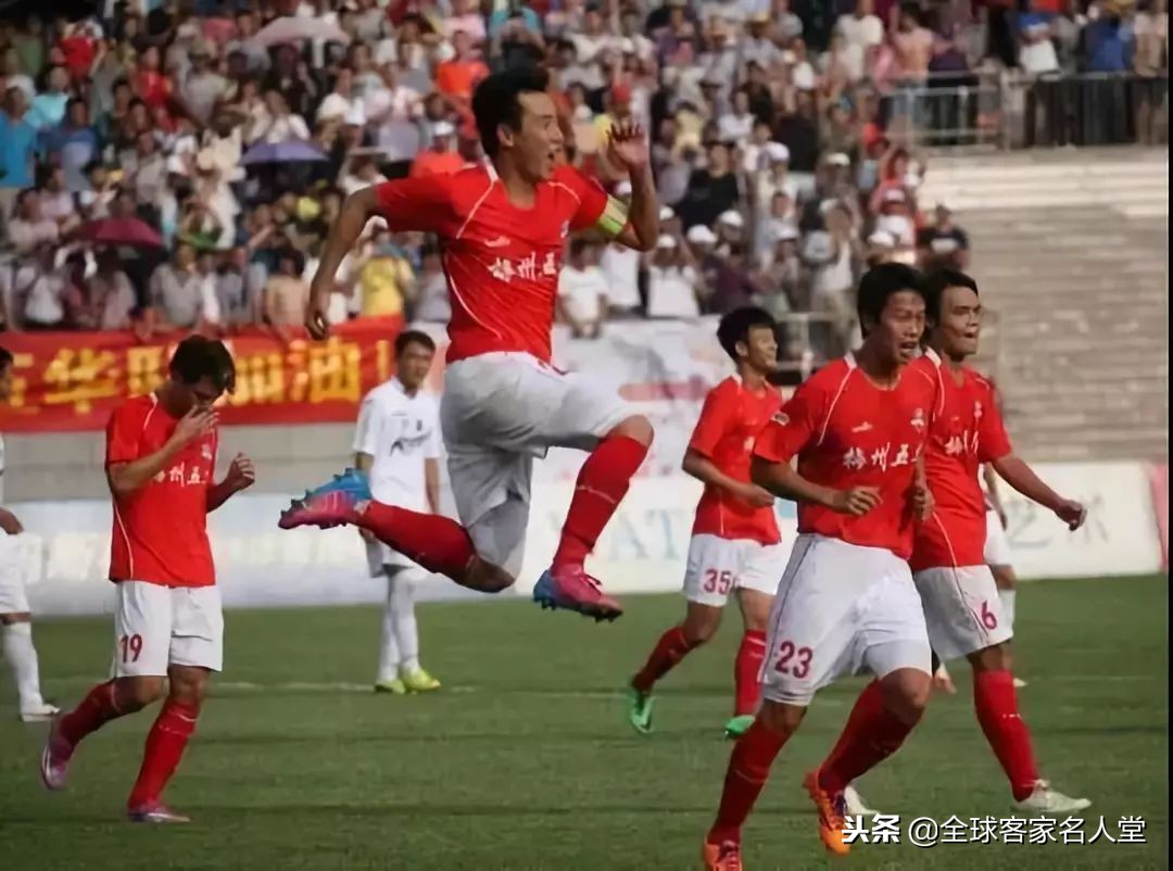 广东梅州足球队中甲,梅州有几个足球俱乐部在中乙