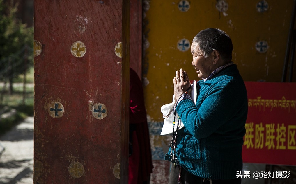 你见过凌晨四点钟的布达拉宫吗,布达拉宫是在四川甘孜吗