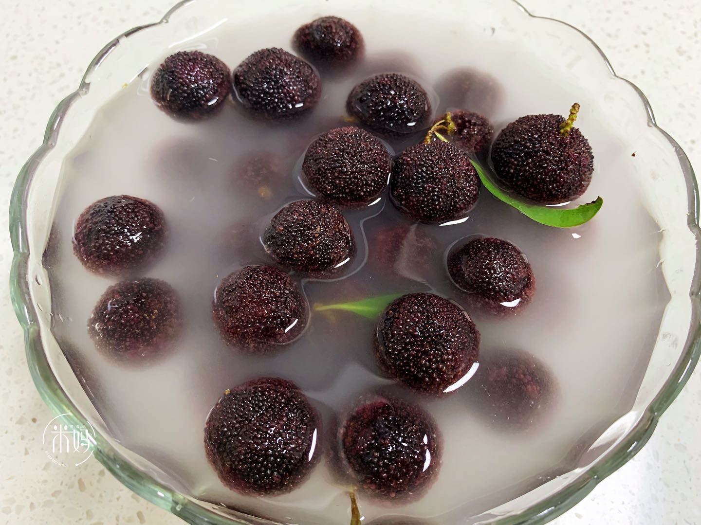 清水洗杨梅能吃吗,盐水洗杨梅的正确做法