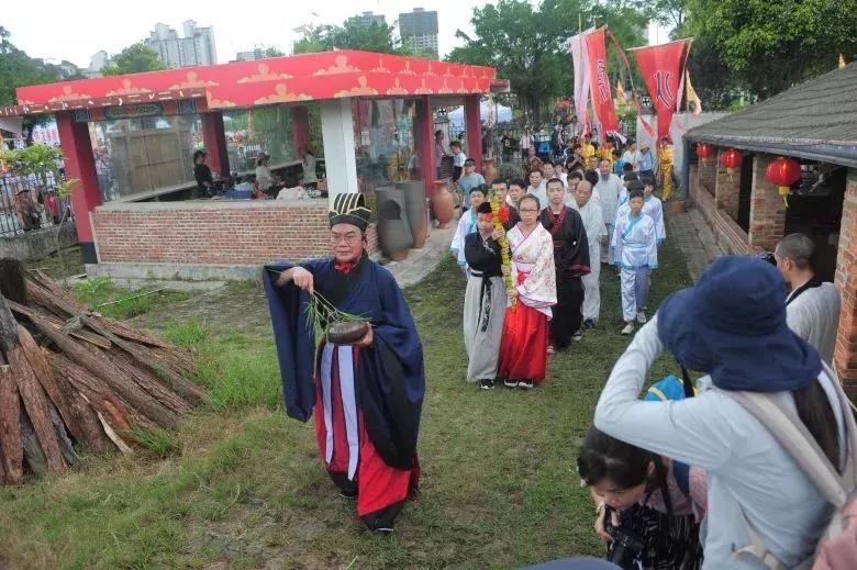 坭兴陶钦江古龙窑,钦江古龙窑开窑底款