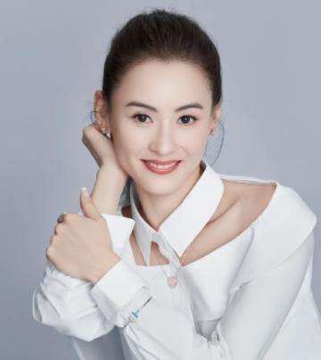 香港吴某凡的*艳猎**情史：天后港姐看不上，被不知名小助理迷乱心智