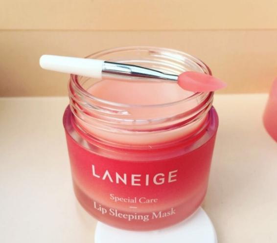 推荐一款冬季好用的润唇膏,适合冬天用的滋润型变色唇膏