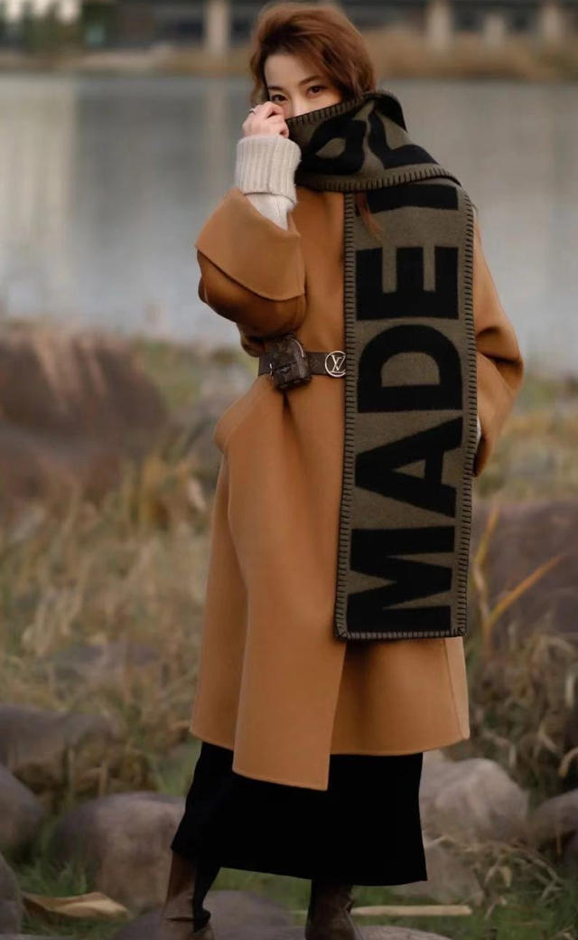 驼色是今年的流行色吗,米驼色和奶茶色哪个颜色好看