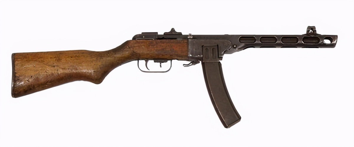 在战争危机中诞生，志愿军战士的最爱，50式和*4式5**冲锋枪