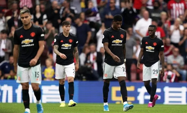 切尔西4比3曼联一分钟绝平,一夜之间五大豪门爆冷