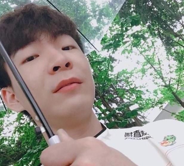 rng上单不是bin吗,rng上单一直很弱