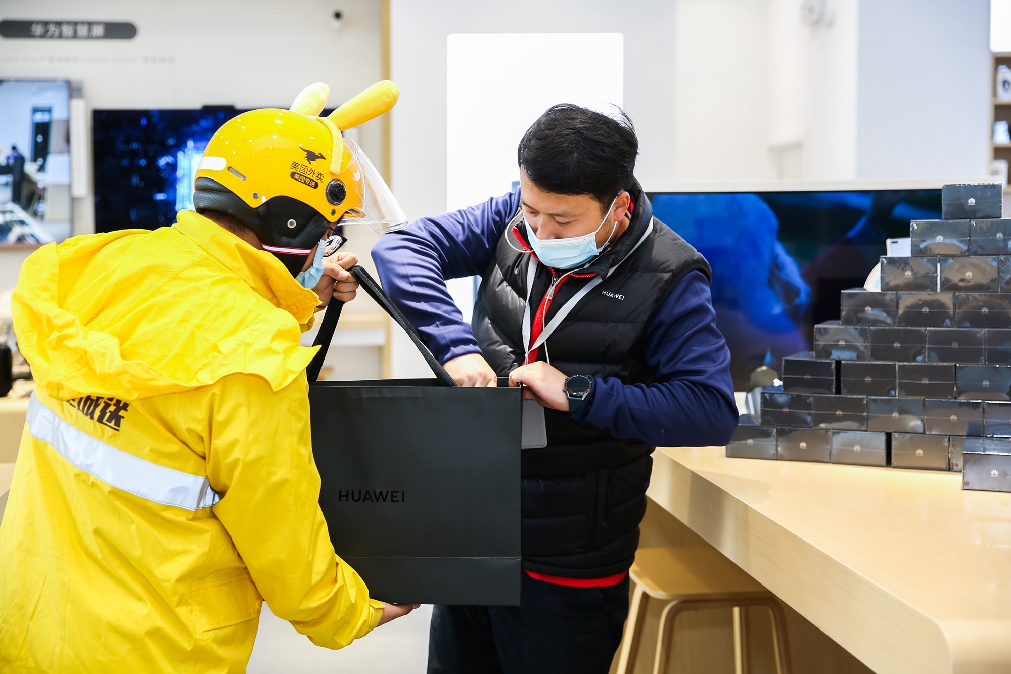 美团王兴，为什么让骑手注册个体户？详解他的套路，望周知