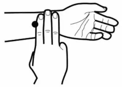 72岁老人走路长寿方法,70岁老人长寿的正确走路姿势