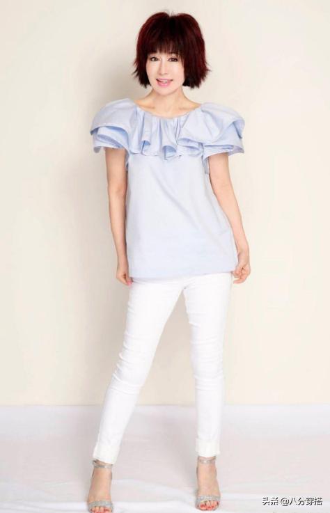 70岁潘迎紫穿衣打扮,潘迎紫年轻惊艳高清图片