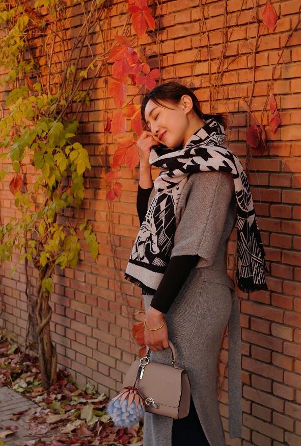 蹦床公主美少女,公主裙蹦床