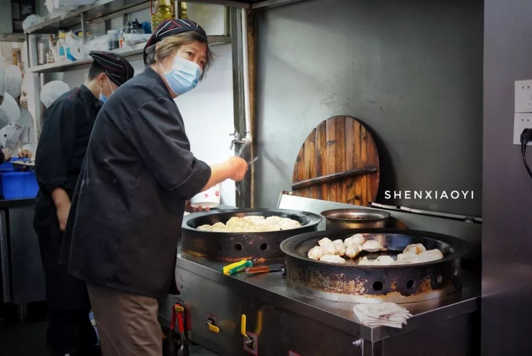 探访5家人气爆棚的小店,我竟然差点被人打了,感觉自己好委屈!