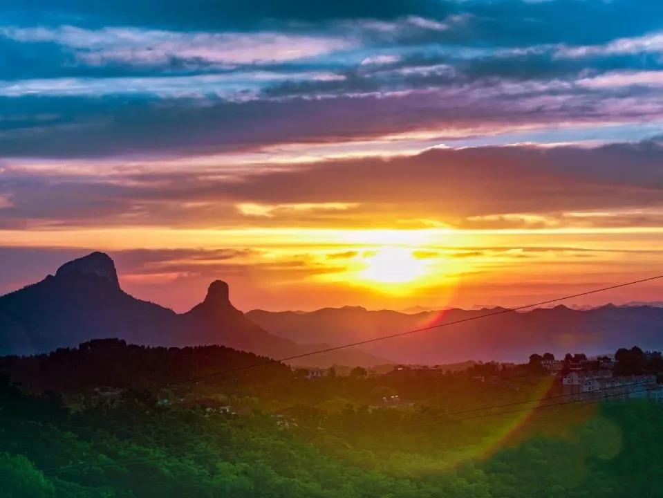 灵山秀水度深秋,灵山秀水堪称世外桃源