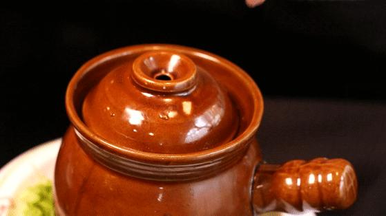 瓦罐里面特色美食,藏在陶罐里的百年风味