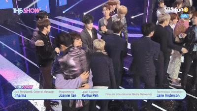 追星女孩们的新墙头，出道史堪比青春励志电影