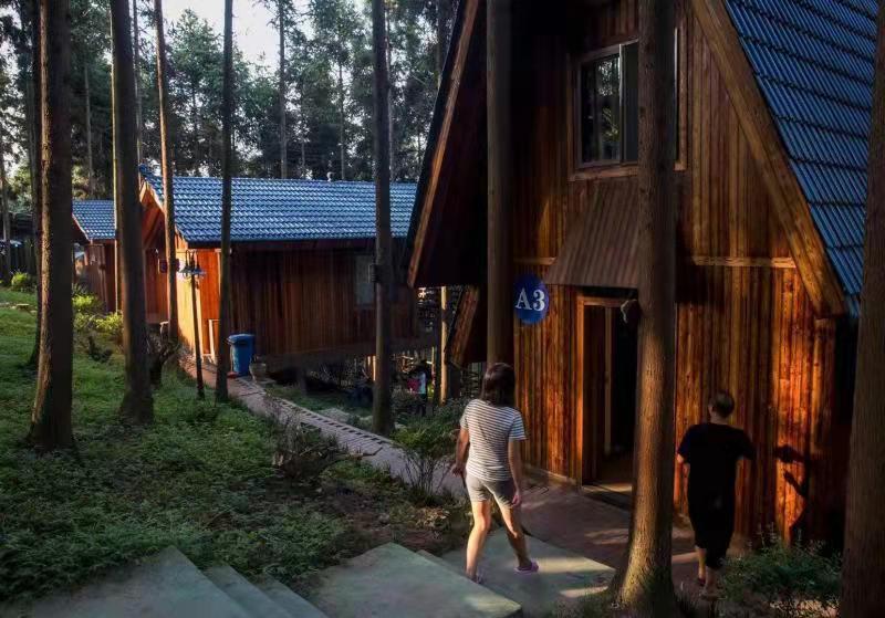 广源避暑休闲村好玩吗,广源避暑休闲村海拔