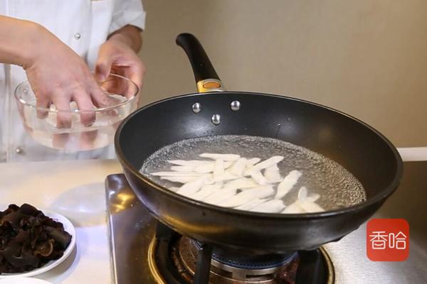 怎么炒山药清脆不发黑,炒山药不要配菜