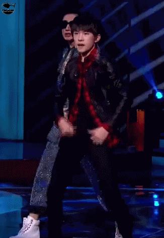 能接受否：男明星的舞蹈动作“顶胯”怎样才不会显得油腻？