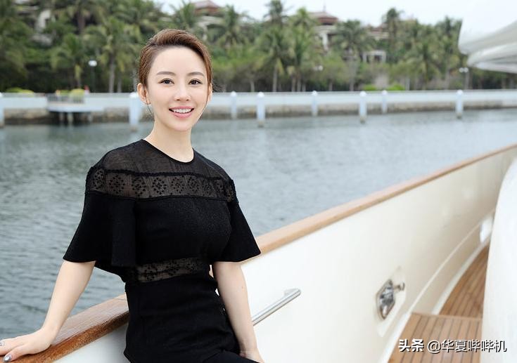 九球天后潘晓婷为何至今单身,九球潘晓婷的个人简历