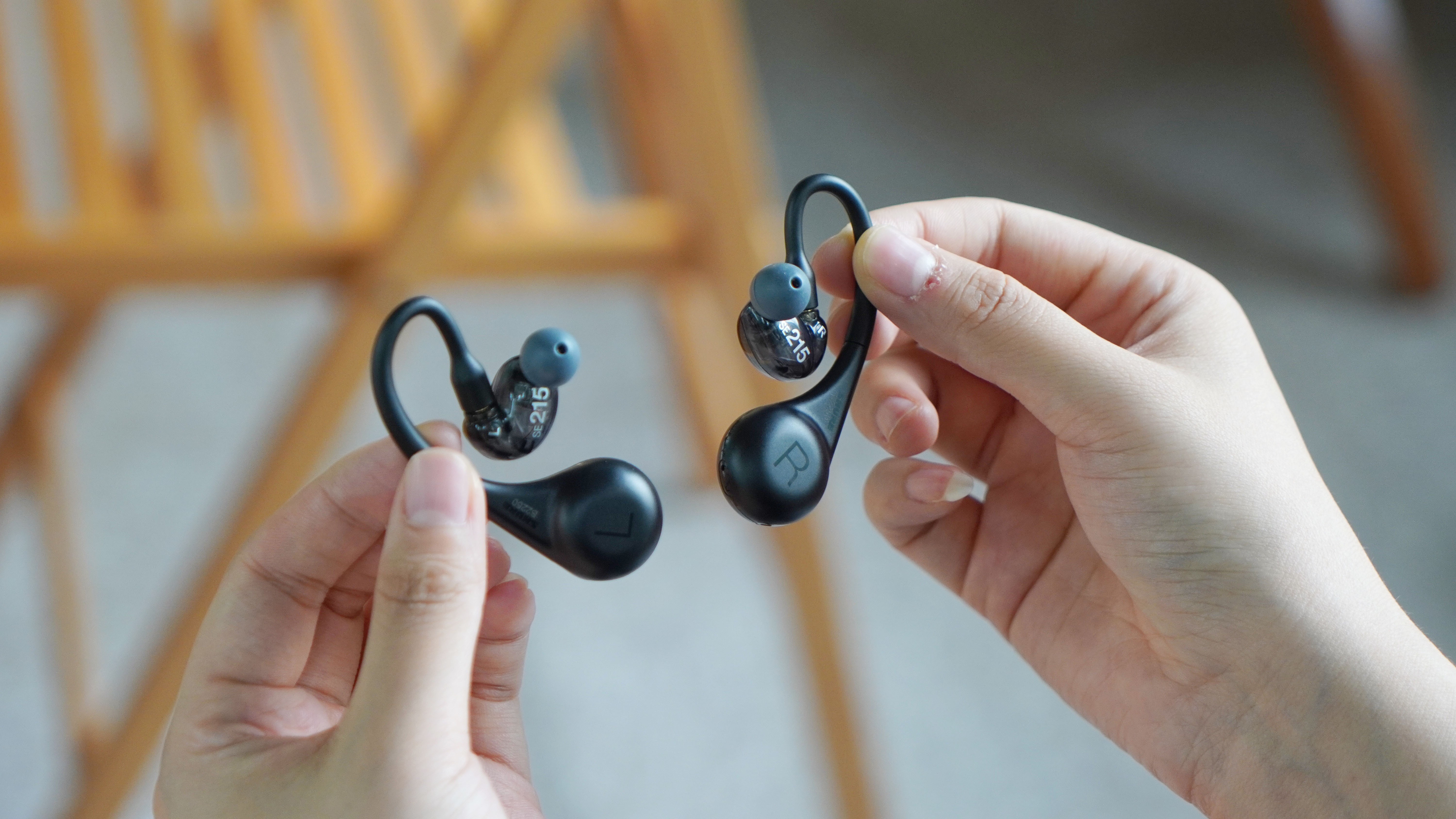 舒尔215真无线蓝牙耳机音质评测,舒尔的蓝牙耳机测评