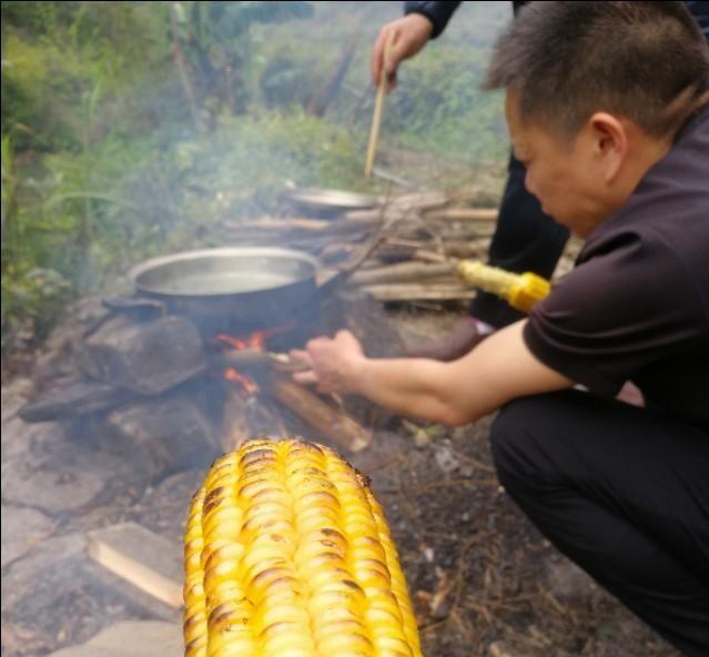 凉山脚下炊烟起原唱,湖南怀化凉山脚下炊烟起