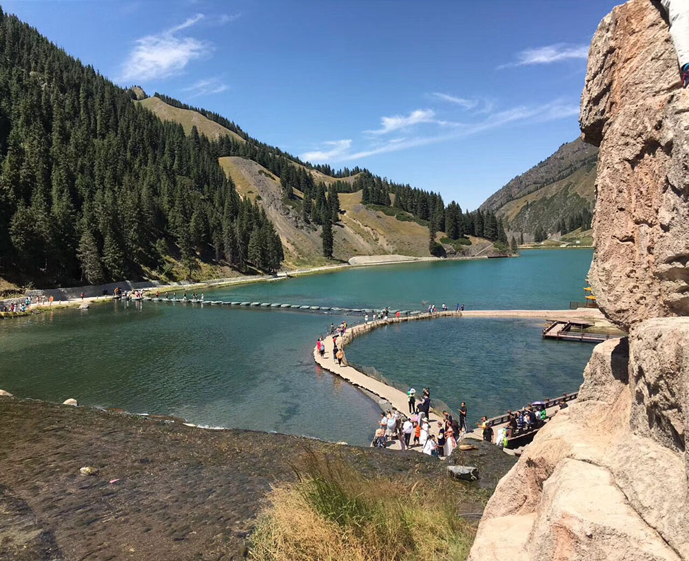 天山天池大峡谷之巅,美丽的天山在西藏吗